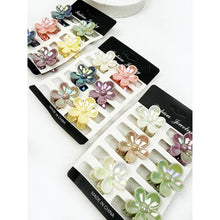 Load image into Gallery viewer, Mini Sparkling Flower Hair Claw Set
