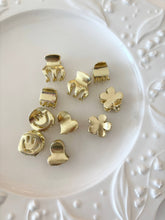 Load image into Gallery viewer, Assorted Metallic Claw Clip 😊