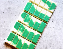 Load image into Gallery viewer, SWEET COCONUT LIIME Soy Wax Melt | Snap Bar
