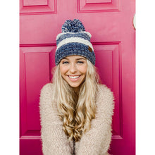 Load image into Gallery viewer, DOORBUSTER Popcorn Heathered Knit Pom Beanie
